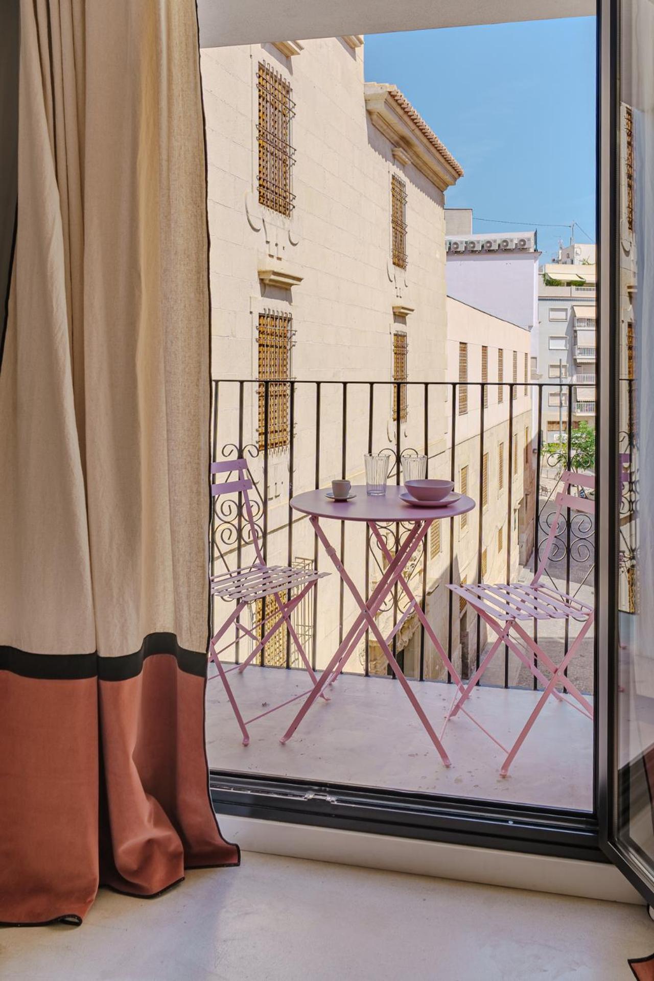 Apartment With Exceptional Charm In Historic Center Of Alicante Exterior photo