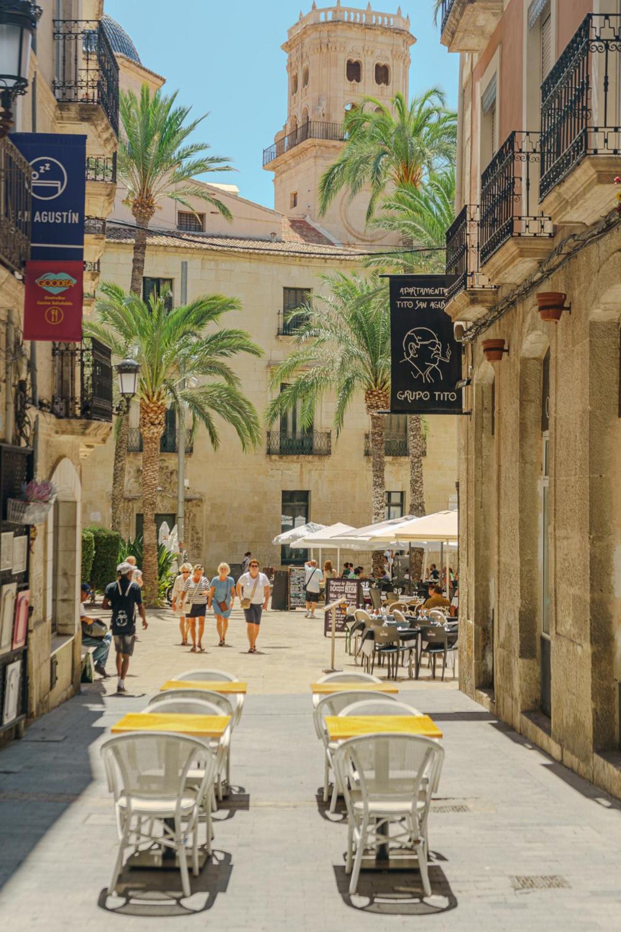 Apartment With Exceptional Charm In Historic Center Of Alicante Exterior photo